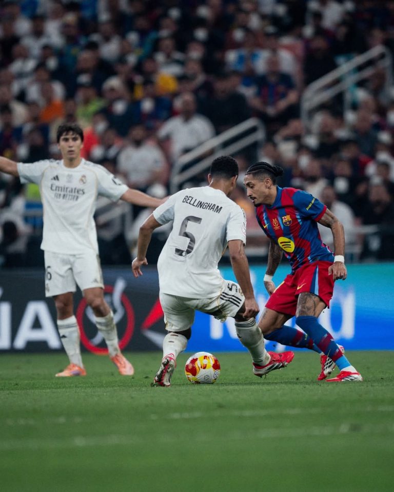 برشلونة يتوج بالسوبر الإسباني بعد كلاسيكو مثير أمام ريال مدريد
