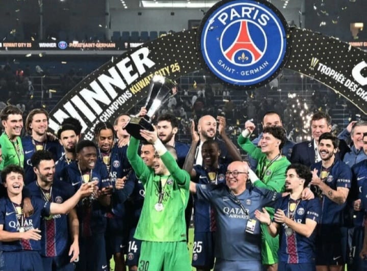 من الكويت إلى منصة التتويج باريس سان جيرمان يفرض هيبته ويتوج بسوبر فرنسا
