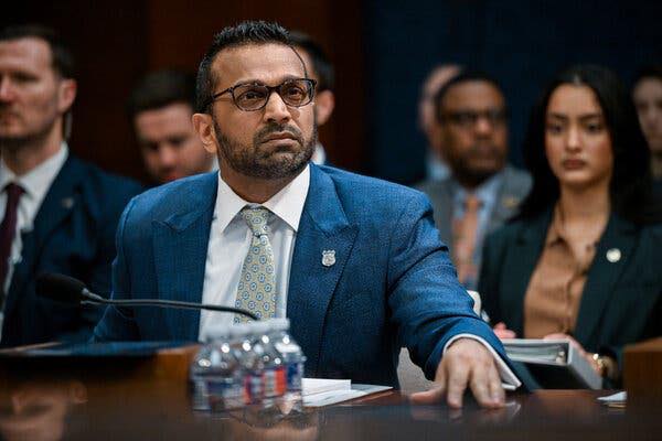 مجموعة إيرانية تخترق البريد الإلكتروني الشخصي لمدير مكتب التحقيقات الفيدرالي كاش باتيل!