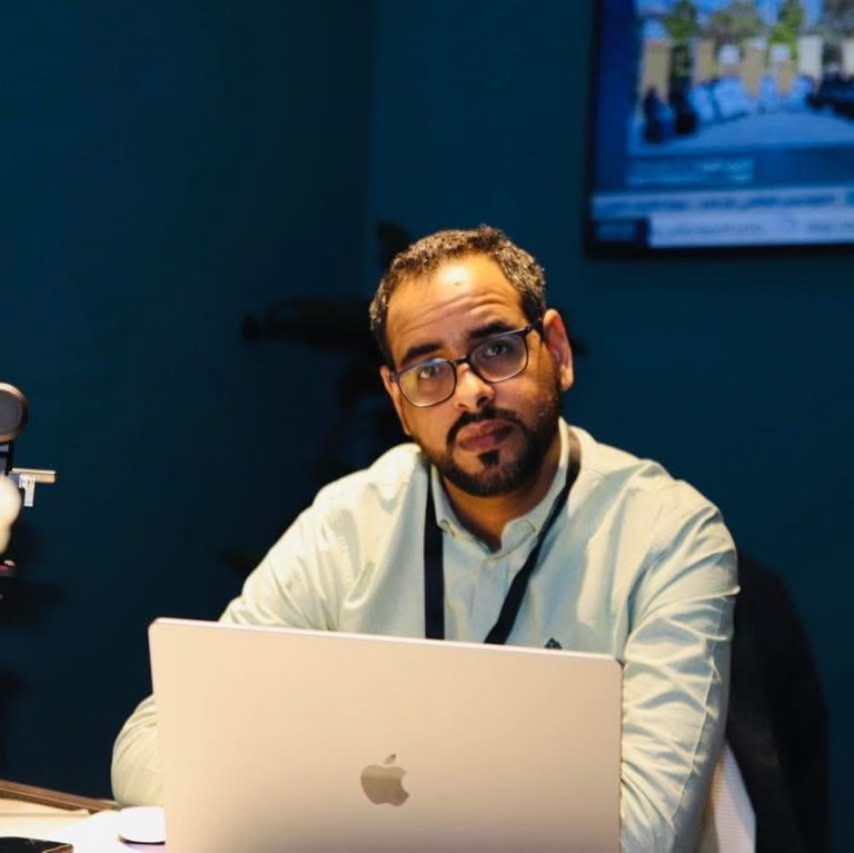 الصحفي هو نبض الشارع/ محمدي موسى دهاه