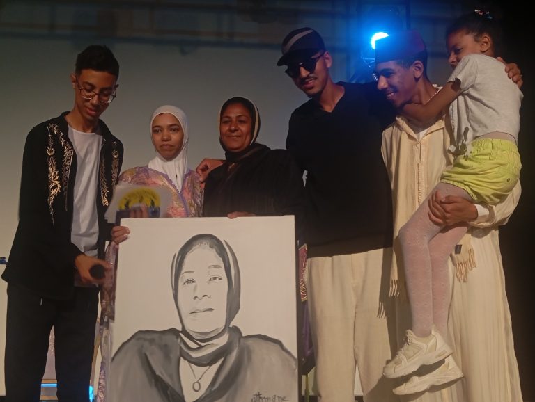 جمعية الشعلة تكرس ثقافة الاعتراف بتكريم إحدى رائدات العمل الإنساني بالمدينة العتيقة لآسفي