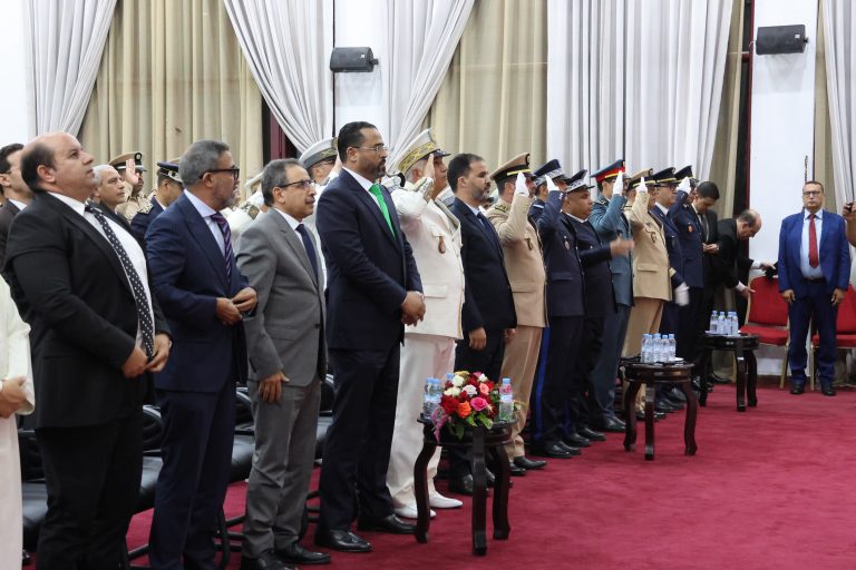 عامل عمالة إنزكان أيت ملول يترأس حفل الإنصات للخطاب الملكي السامي ويشرف على توشيح منعم عليهم بأوسمة ملكية