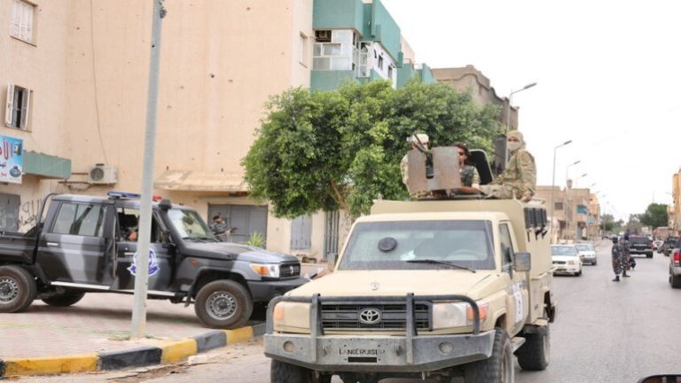 ليبيا.. توقيف مشتبه بهم في هجمات استهدفت منشآت نفطية وكهربائية